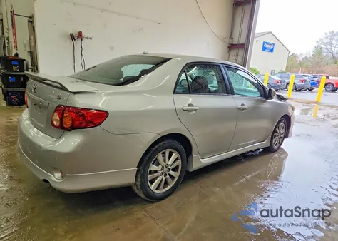 2010 Toyota Corolla Base z USA, uszkodzony, nr VIN 2T1BU4EE1AC461238